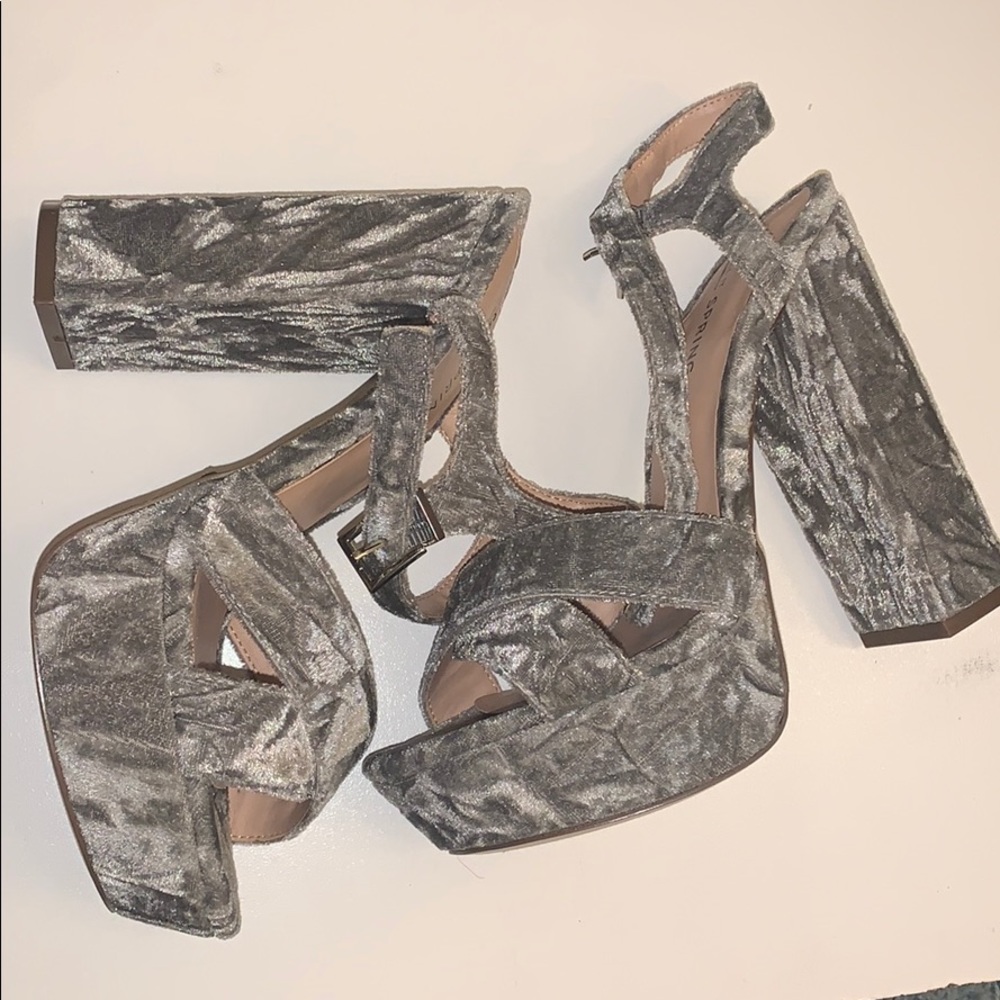 Grey crushed velvet platform heels. NWOT